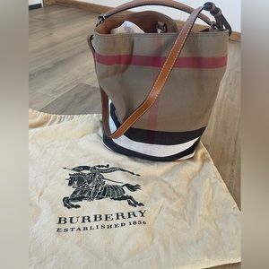 Burberry Ashby Canvas